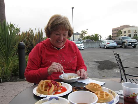 vagabond inn breakfast.